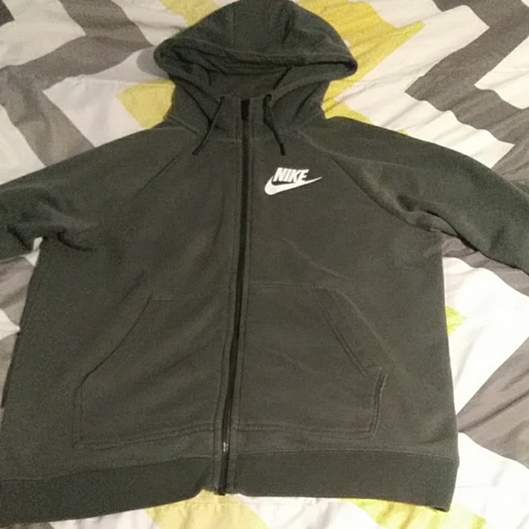 Green nike sweater - Picture 2 of 3